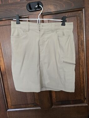 Eddie Bauer Tan Cargo Shorts with Zipper Pocket